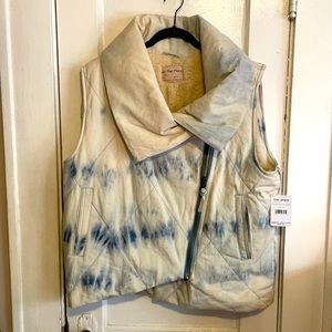 Free People Just A Little Puffer Vest - beyond belief wash